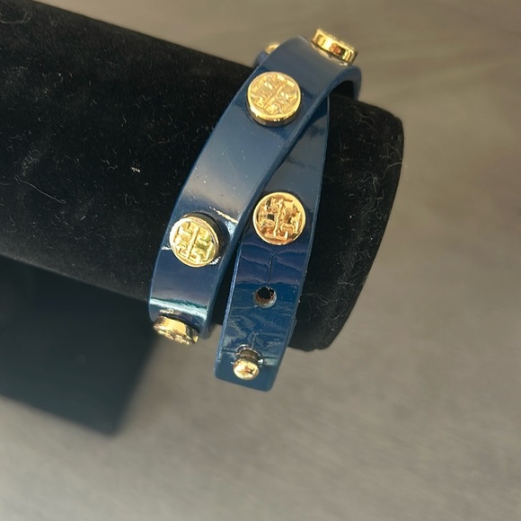 NEW Tory Burch Patent Leather Sunflower Double Wrap Bracelet Navy - Picture 1 of 2